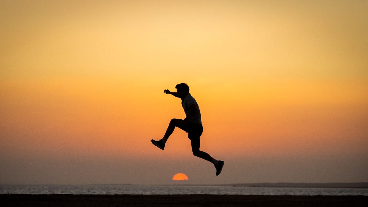 Matt Hauser jumps over the sun photo credit Darren Wheeler That Cameraman SLT
