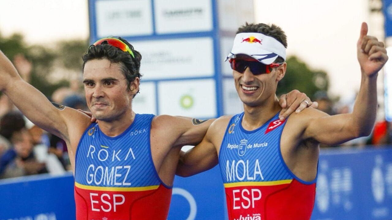 Two short course stars, Javier Gomez and Mario Mola, stand side-by-side.
