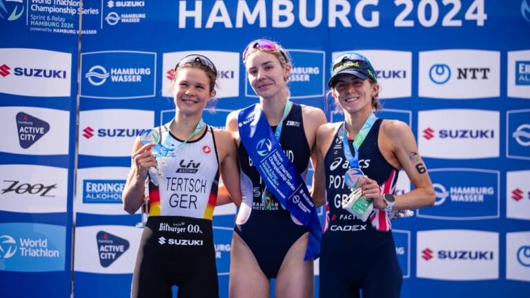 Lisa Tertsch Cassandre Beaugrand Beth Potter Hamburg WTCS 2024 Photo credit: Tommy Zaferes / World Triathlon