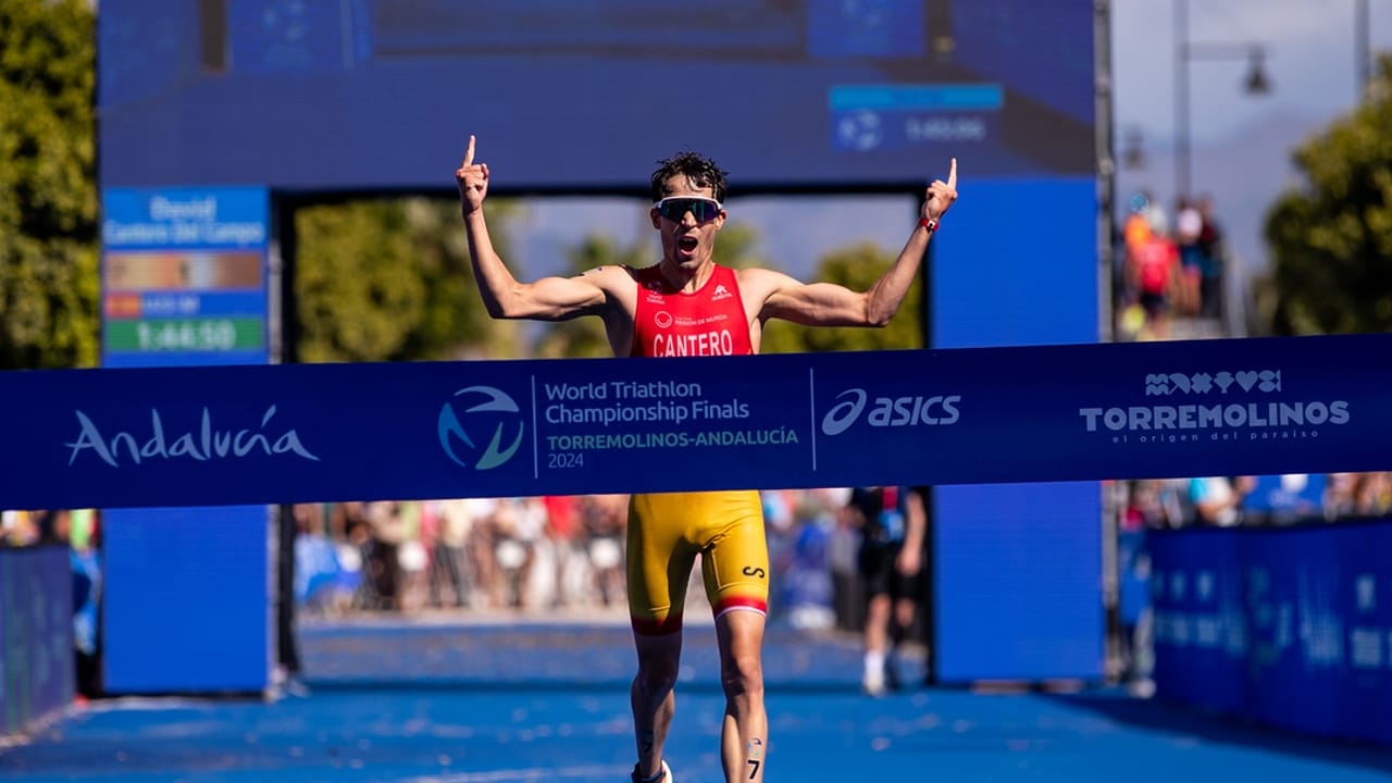 David Cantero Del Campo win men U23 WTCS Grand Final 2024 Torremolinos photo credit Tommy Zaferes World Triathlon