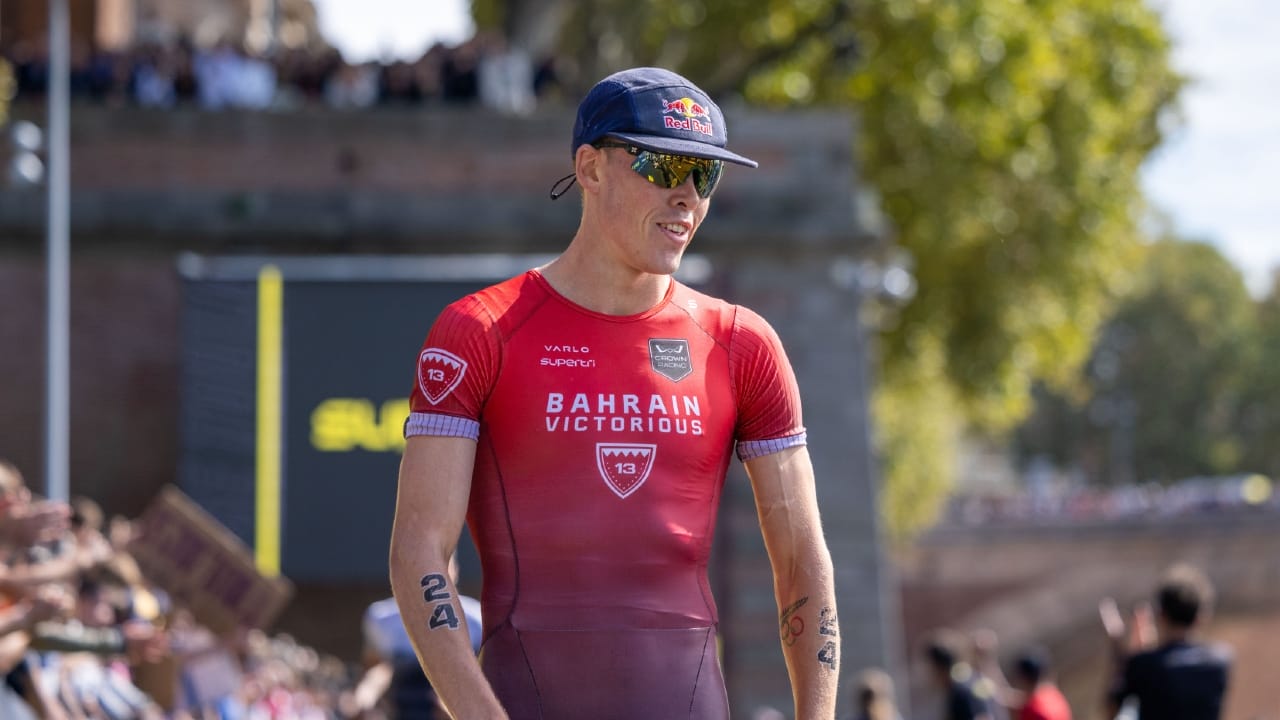 Hayden Wilde shoeless run supertri Toulouse 2024