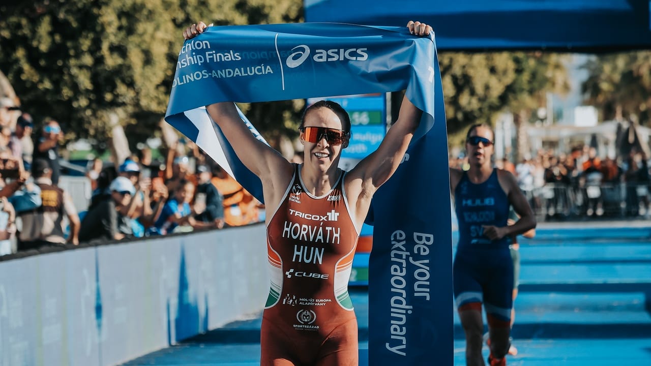 Karolina Horváth wins U23 worlds WTCS Torremolinos 2024 photo credit World Triathlon