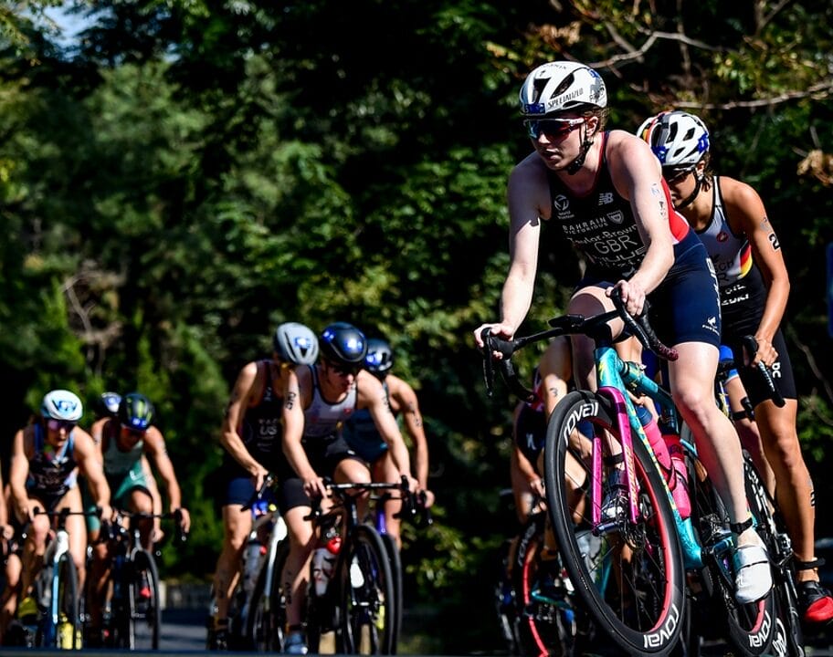 Georgia Taylor Brown leads on bike WTCS Weihai 2024
