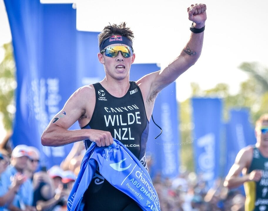 Hayden Wilde wins WTCS Abu Dhabi 2025 photo credit World Triathlon