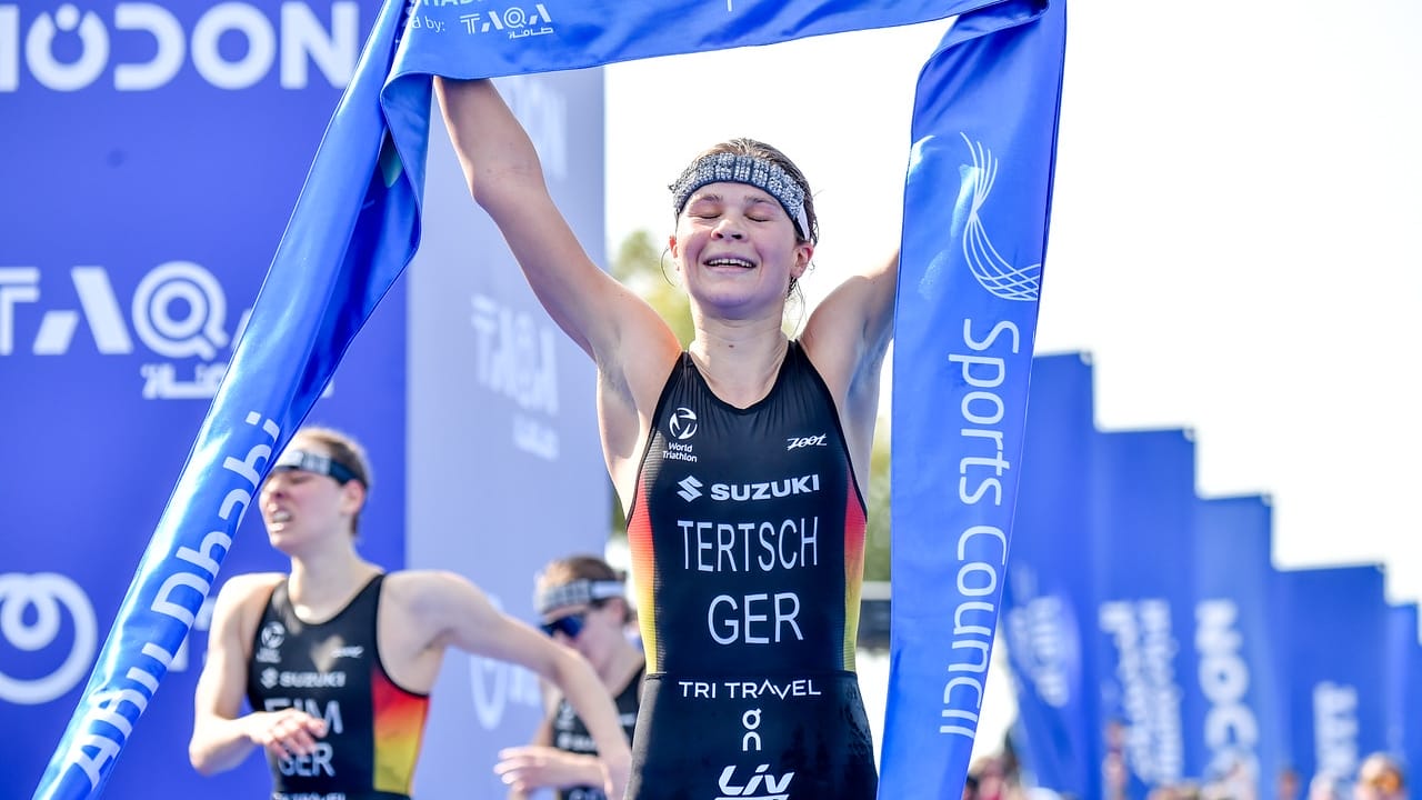 Lisa Tertsch wins WTCS Abu Dhabi 2025 photo credit World Triathlon