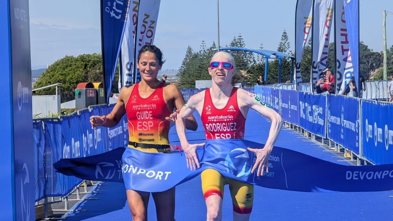 Susana Rodriguez wins WTPS Devonport 2025 photo credit World Triathlon
