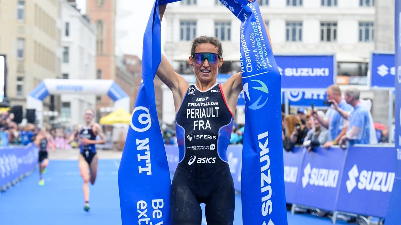 Leonie Periault wins WTCS Hamburg 2025