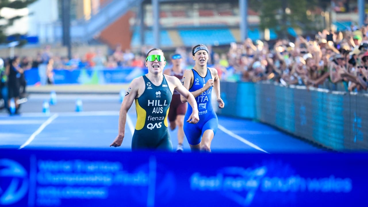 Richelle Hill wins u23 race wtcs wollongong 2025