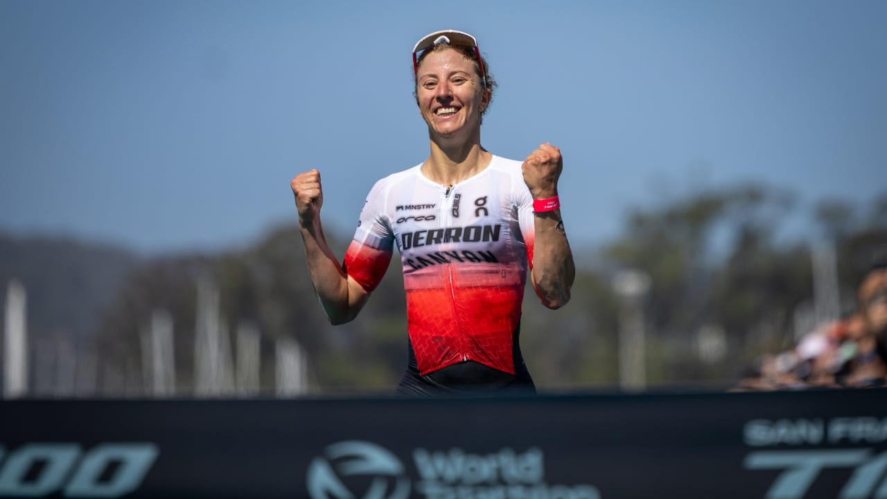 Julie Derron wins the Dubai T100 ahead of Kate Waugh.